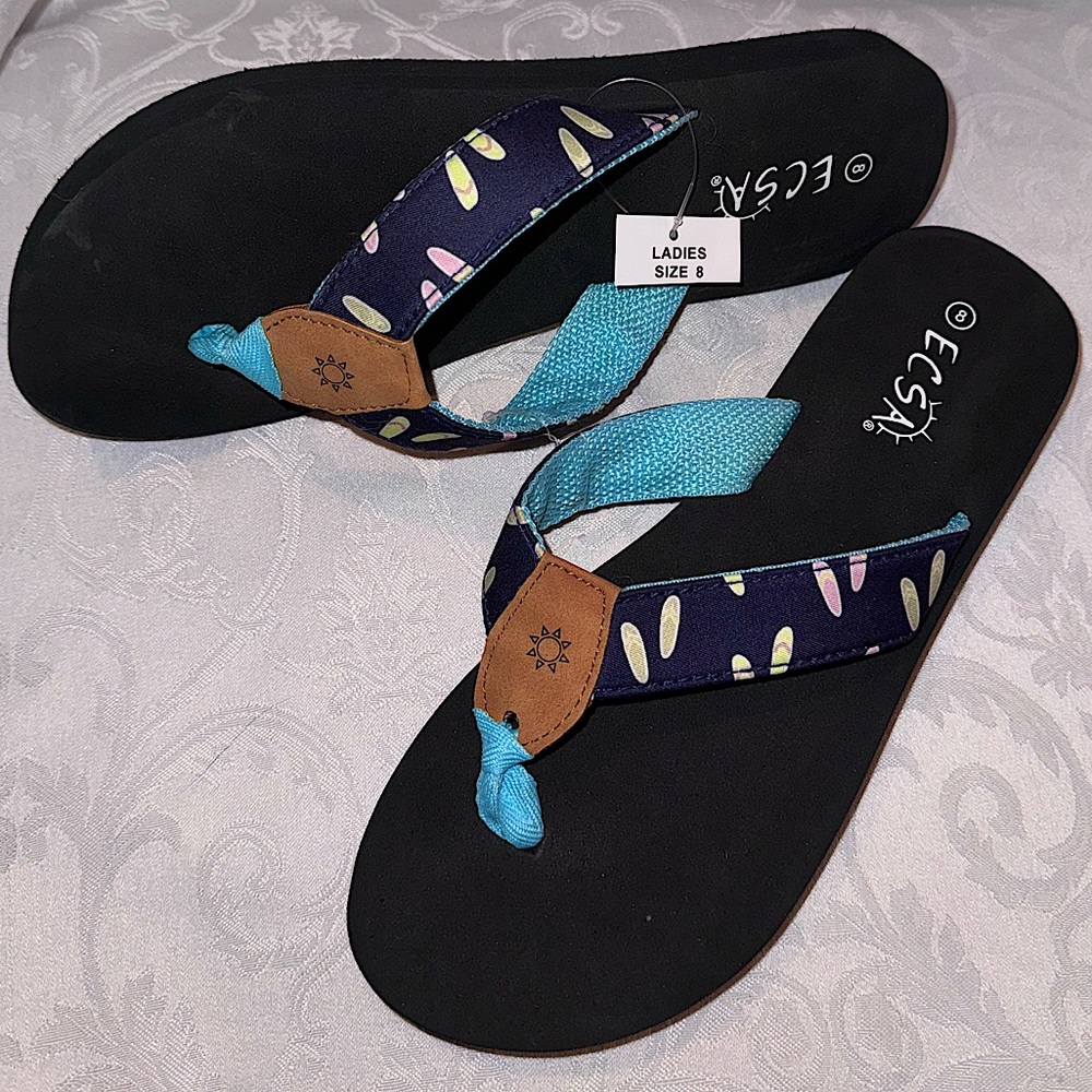 ECSA Thong/sandals in turquoise blue, black with pink and green print Size 8 NWT